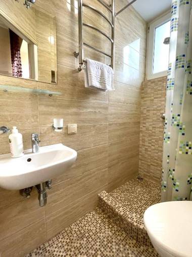 Cozy apartment on Greek street 15