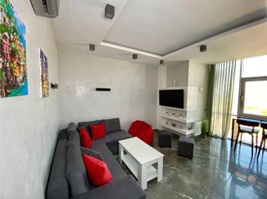 "Pearl 17" Sea View Elite Apartments in Historical Centre of Odessa