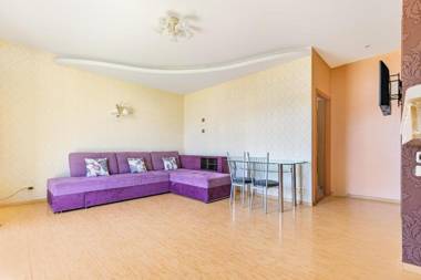 Cozy Apartment with balcony near Deribasovskaya