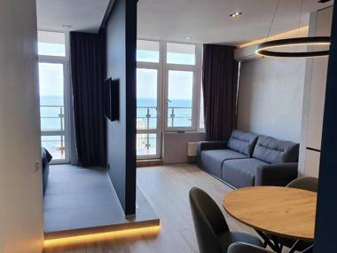 Level 24 - Sea & Sky View Apartment