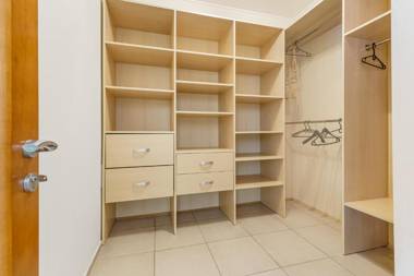 Deribasivska Cozy 4-room Apartment