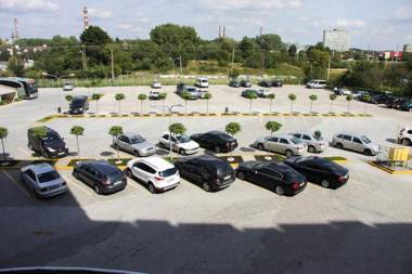 Sonata Hotel & Restaurant "готель Соната"