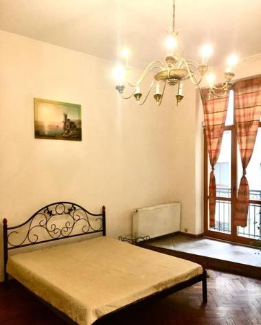 Lviv's Prospekt Shevchenka Apartments