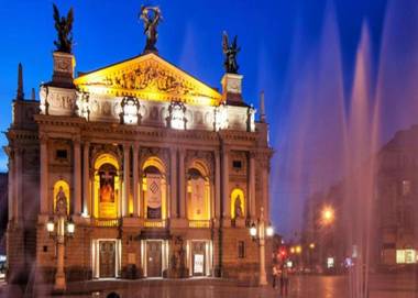 Mini Economy apartments - Chornovola Avenue - 2 minutes to the Opera House