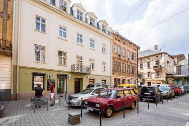 Apartment on Lesya Kurbasa 7