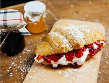 Apartments on Valova 16- 2 minutes to Market Square