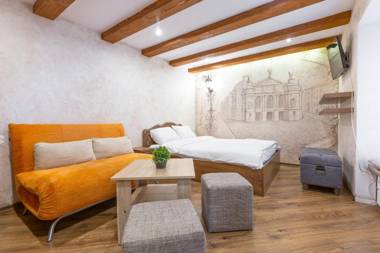 Apartament on Rynok Square 3