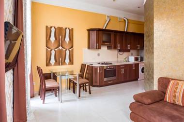 LEOGRAND Apartment on Doroshenka Street 1