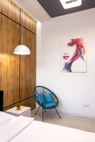 LEOGRAND VIP Apartment on Pidhirna 3