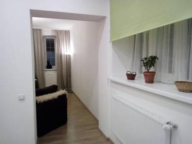 Flat in cottage close to the centre parking WiFi BBQ