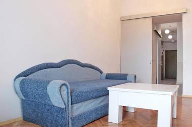 Apartment on Doroshenka 1