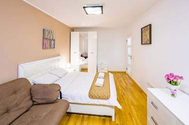 Bv Apartments Svobodu Avenue