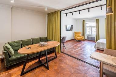 Romari апартименти площа Ринок