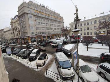 Апартаменты двухкомнатные в самом центре для 6-х