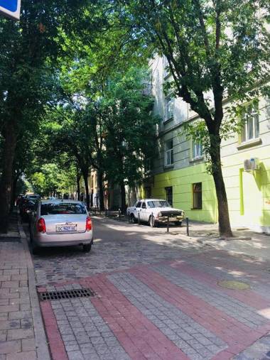 Vintage Apartment 2 rooms with Balcony