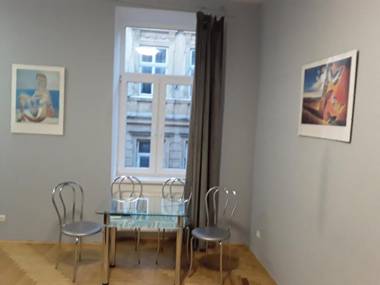 puppet theaters apt high ceiling not attic