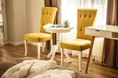 Opera Center Hotel & Apartments