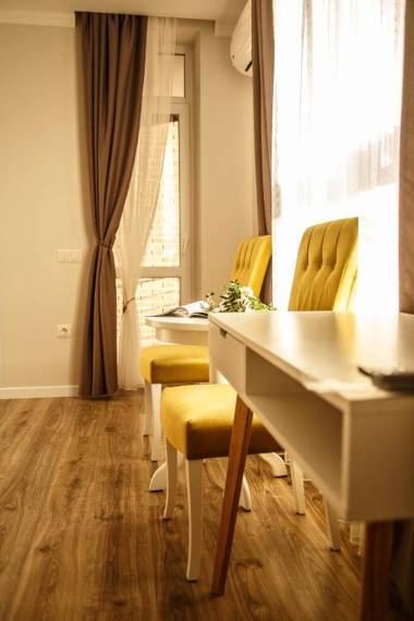 Opera Center Hotel & Apartments