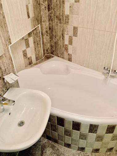 Апартаменти з 2-ма ізольованими спальнями і балконом в центрі Львова