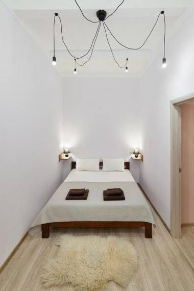 FRIENDS HOUSE on SQUARE RYNOK