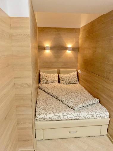 Невелика Smart квартира в центрі для пари