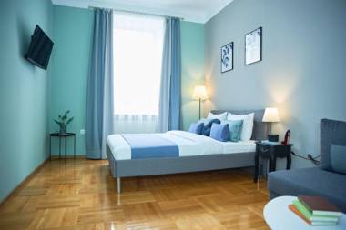 Cozy Apartment in the center 5mins from Opera