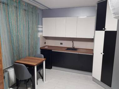 Balabana Red Apartment