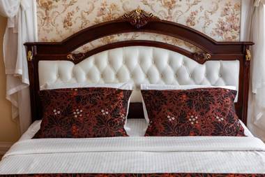 Romari Проспект Свободи 31