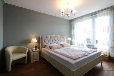 Large terrace apartments in Old City