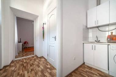 Городоцька 58 недалеко від жд вокзалу центр