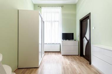 InshiApartment on Bohomolʹtsya str