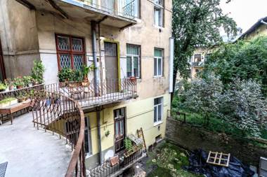 InshiApartment on Bohomolʹtsya str