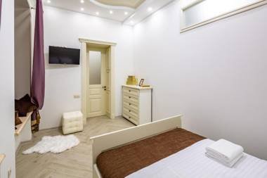 Avangard Sholom Aleichem* Apartment