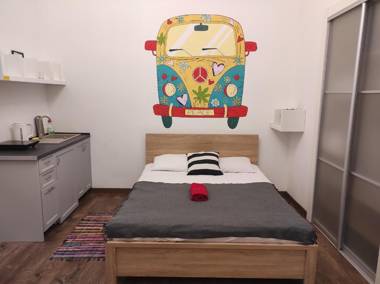 Valova 13/9 small studio