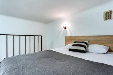 Valova 13 small studio