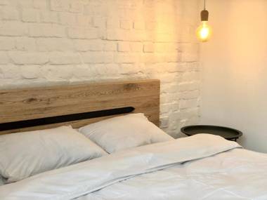 ROMANTIC Apartments- view of the Town Hall