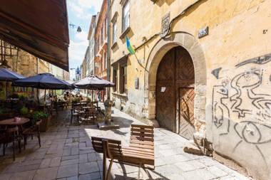 Апартаменти на вулиці Вірменській 35 біля Дзиги.