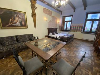 Королівські покої у Львові на вулиці Лесі Українки 19 8