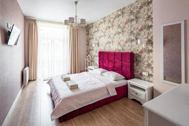 Romari Проспект Свободи 15