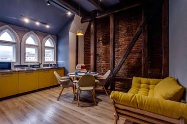 Leogrand apartment on Kniazia Romana 6