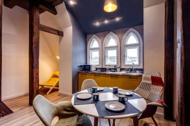 Leogrand apartment on Kniazia Romana 6