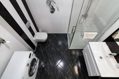 LEOGRAND Apartment on B Khmelnytskogo 27a