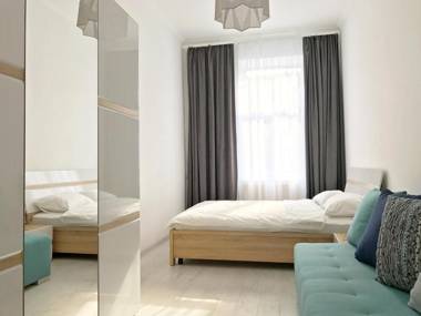 ROMANTIC Apartments-near Opera House 5/8