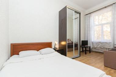 Апартаменти на вул. Сходова 3 бічна Ужгородської біля Високого замку.