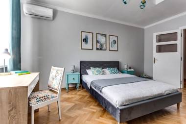 Picasso apartment in a park area