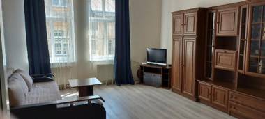2 Bedroom apartment on Tomashivskogo Street 7