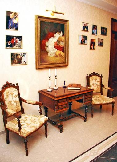 Gallery Hotel Gintama