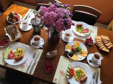 Gusarskiy Hotel and Apartment