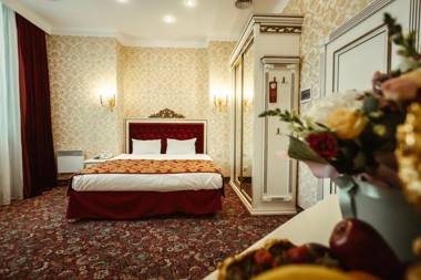 Royal De Paris Hotel