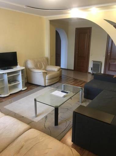 Hotel Service Predslava on Antonovicha street